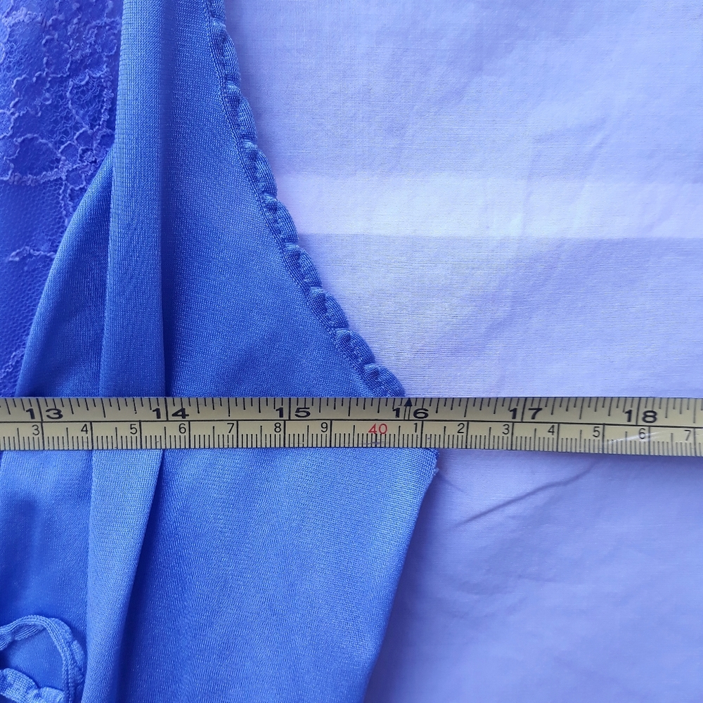 Vintage Gilead nightgown - Picture 8 of 9